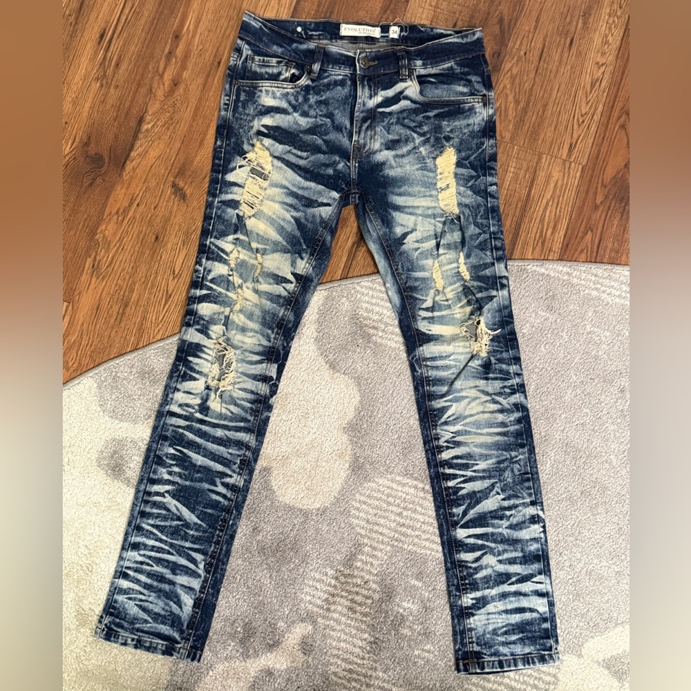 Evolution in Design Distressed Men’s Size 34 Skinny Jeans